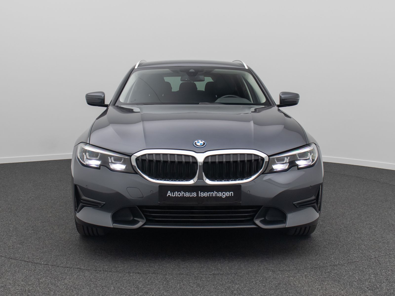 Fahrzeugabbildung BMW 330e xD Sport Line DAB Kamera AHK Alarm 18Zoll