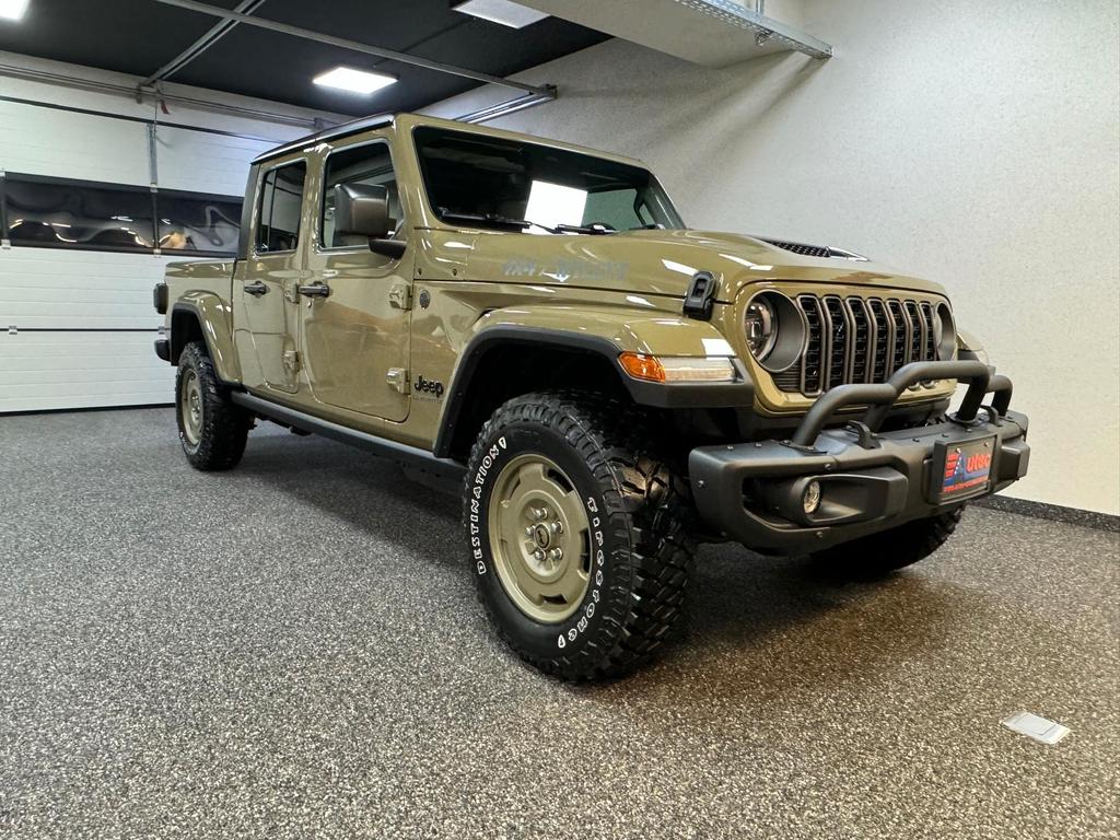 Jeep GLADIATOR WILLYS '41 ED. 3.6L-V6 HARDTOP-SOFTTOP