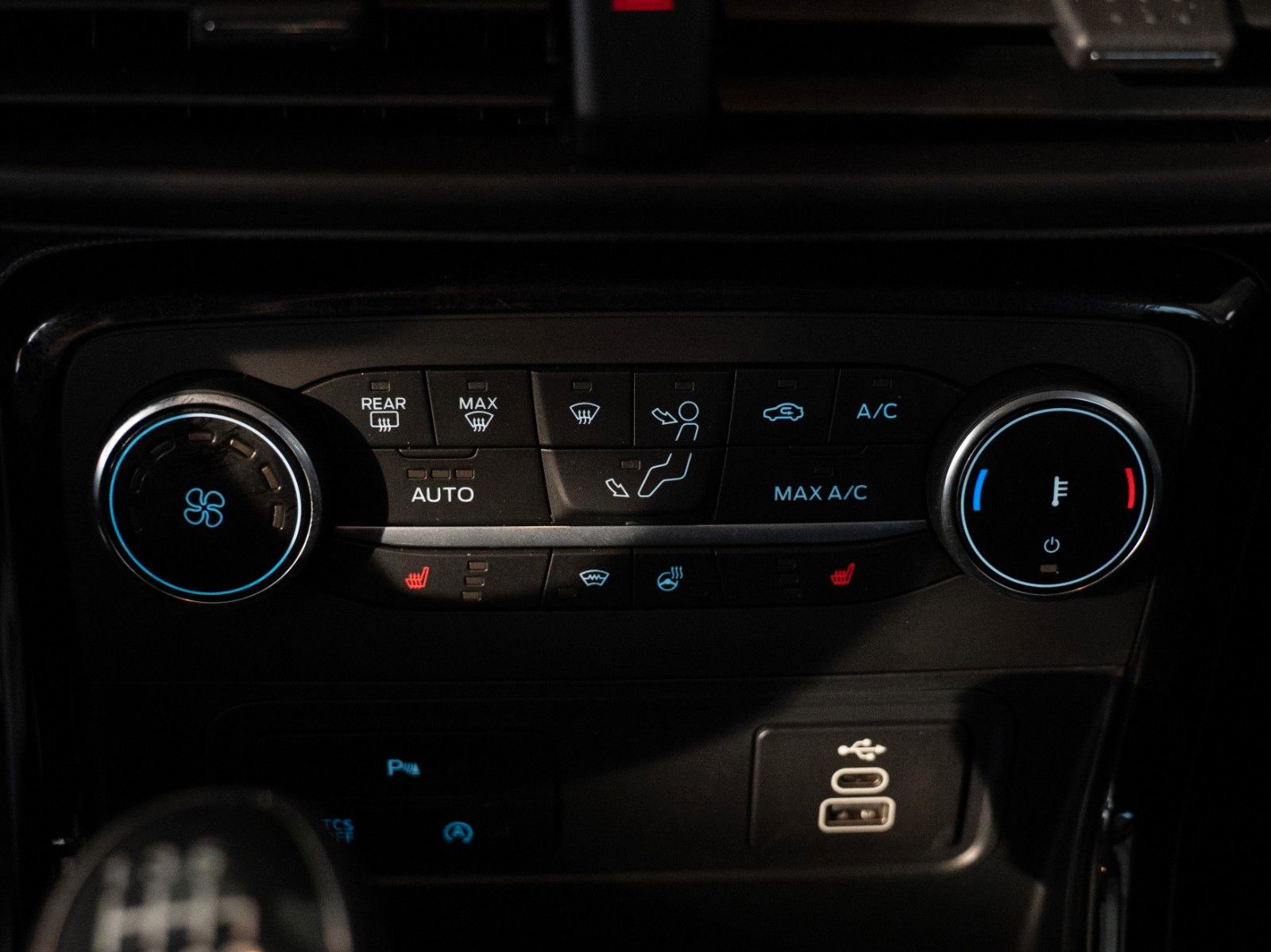 Fahrzeugabbildung Ford EcoSport Active WINTER-P./NAVI/KAMERA/DAB