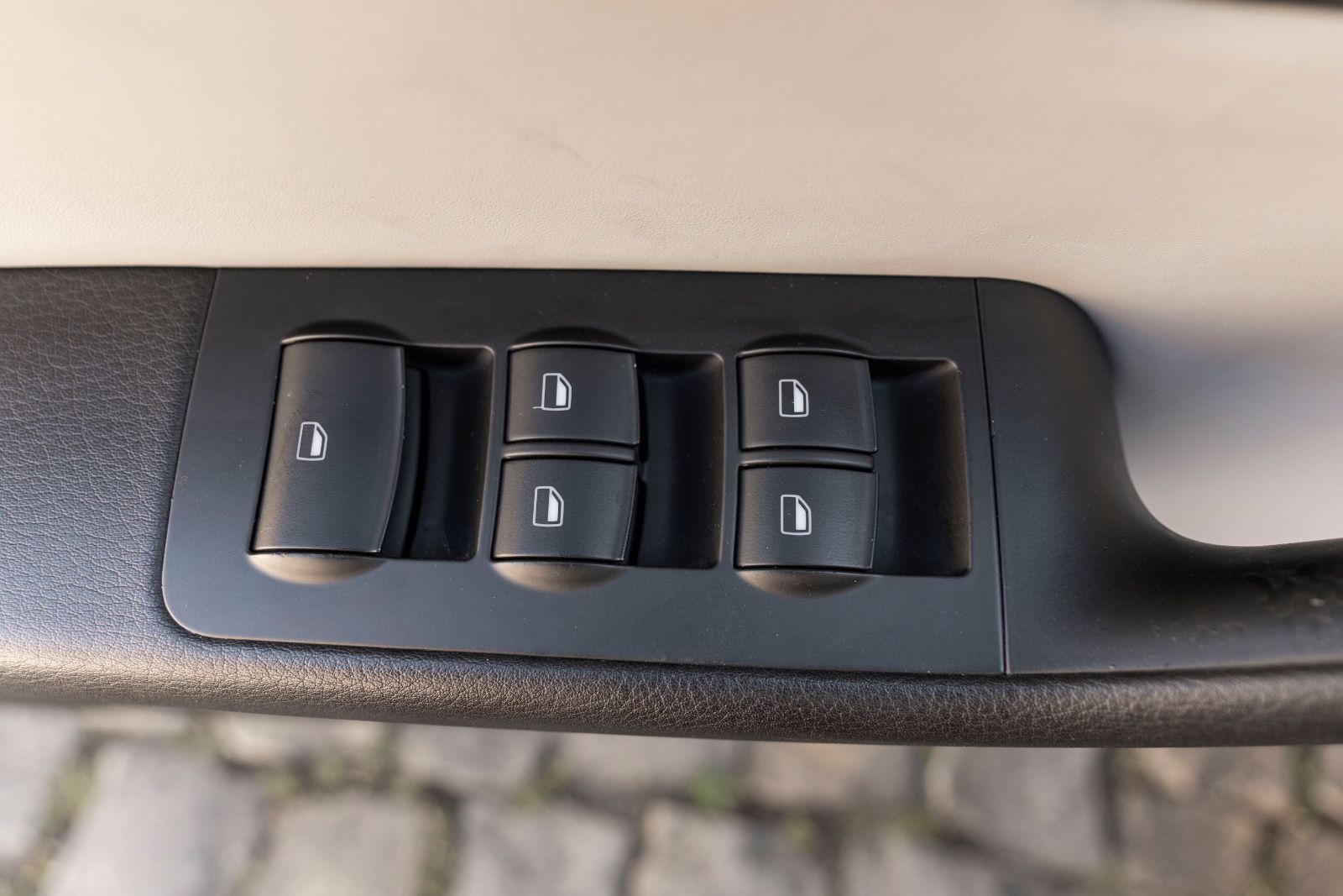 Fahrzeugabbildung Audi S4 Cabriolet 4.2 quattro TEMPOMAT M+S LEDER