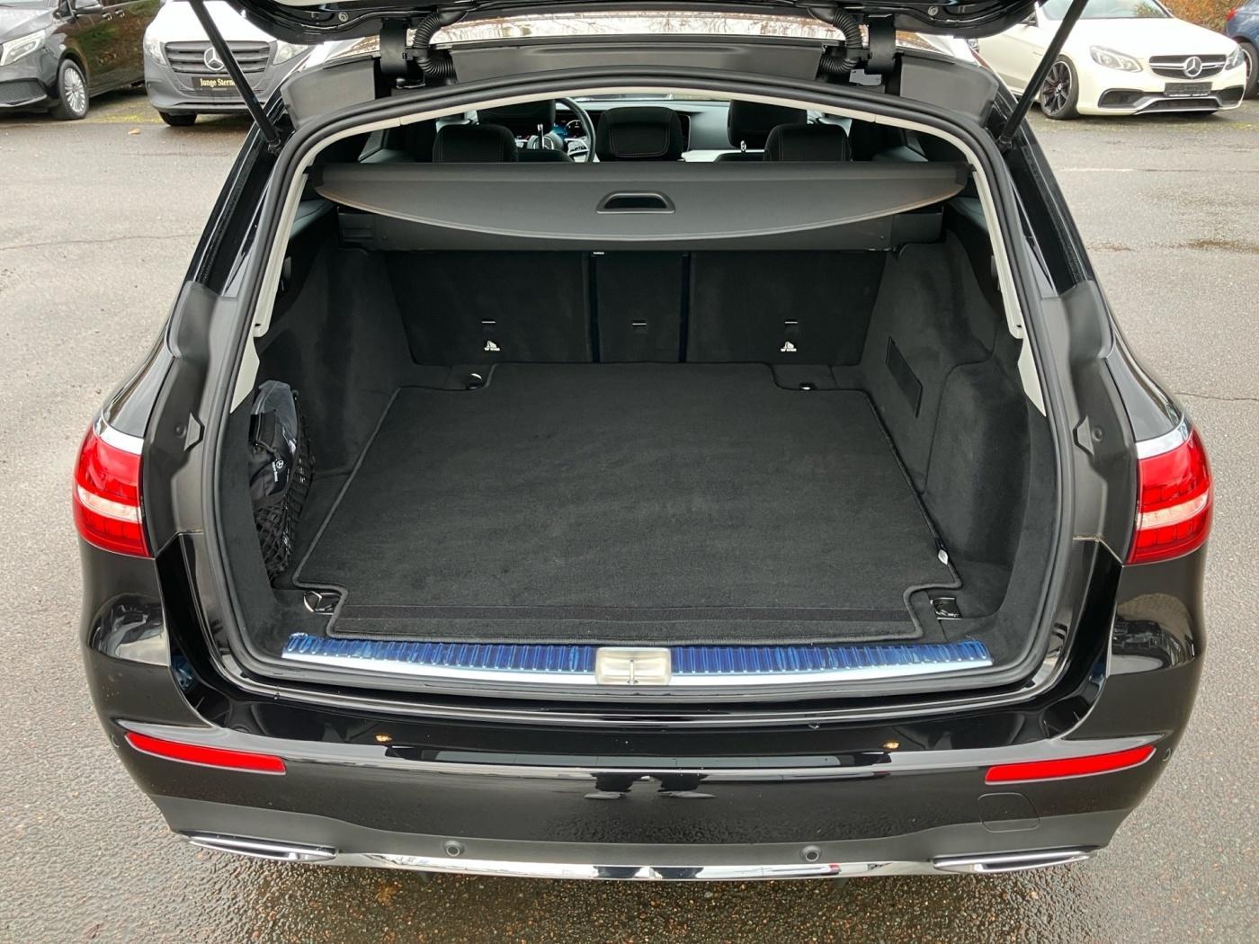 Mercedes-Benz E 220 d T AMG Memory*LEDmulti*360*EasyP*Panorama