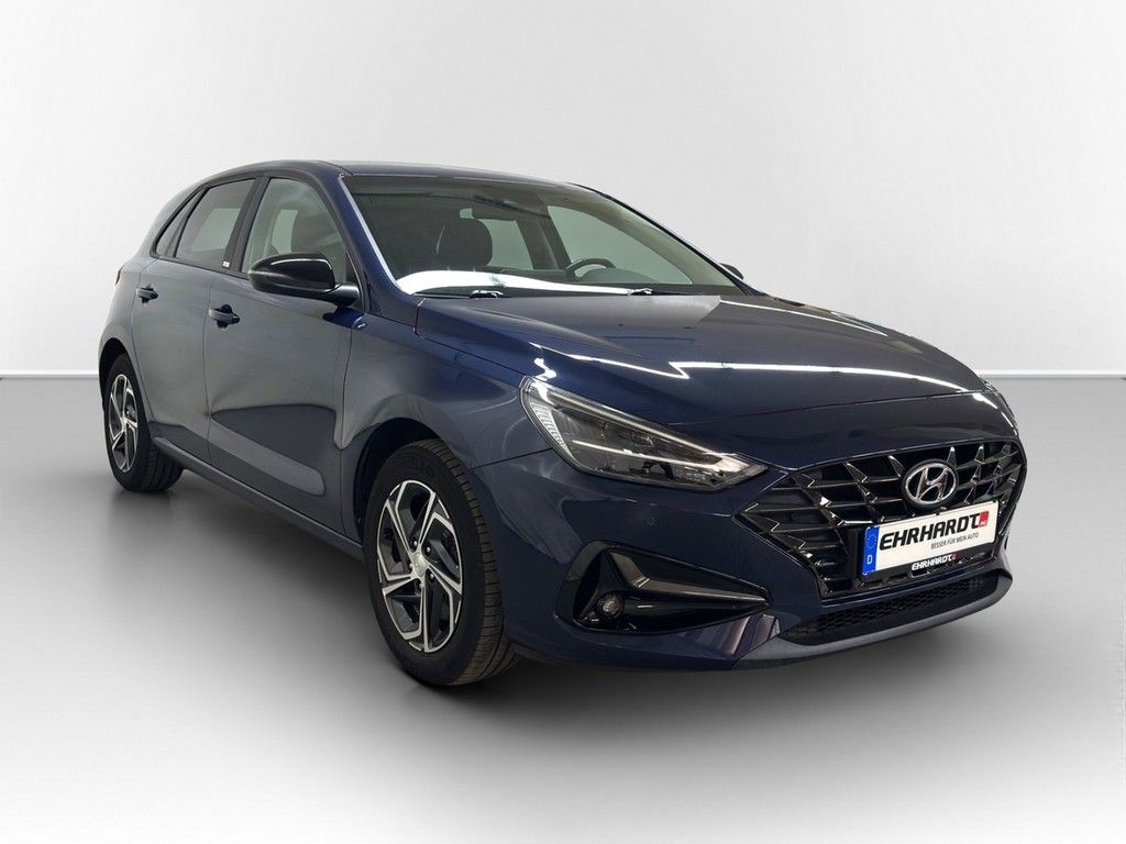 Hyundai i30 1.5 Intro Edition LED*NAV*SHZ*PDC*TEMPO*KAME imagem 3