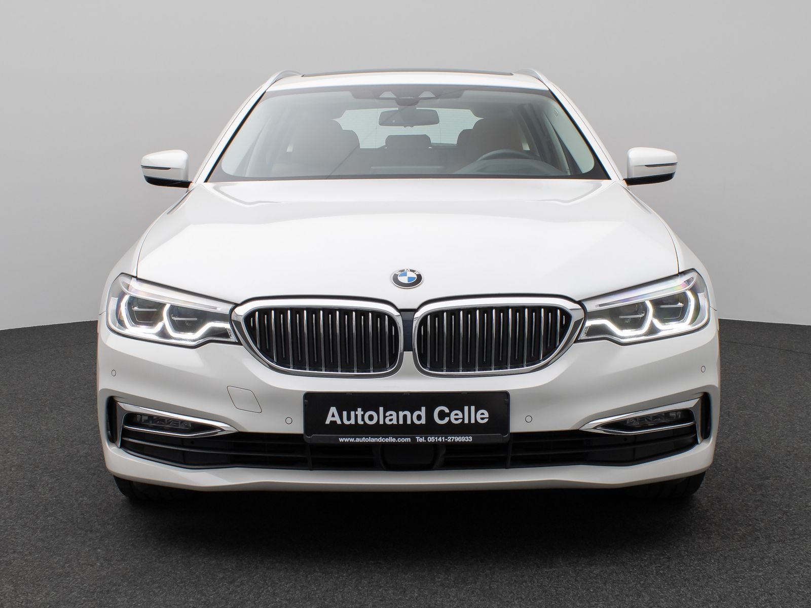 Fahrzeugabbildung BMW 530d xD Luxury Line Panorama Kamera HUD DAB HiFi