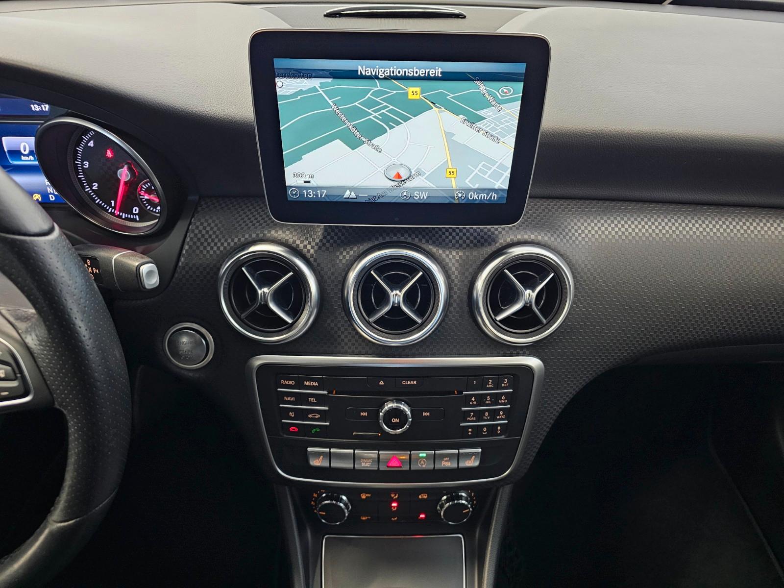 Mercedes-Benz A 250 Urban 4Matic +ACC/LED/Navi/Leder/Klima