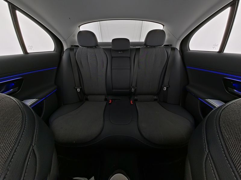Fahrzeugabbildung Mercedes-Benz E 220 d AVANTGARDE*Pano*Distro*Totwink*CarPlay*