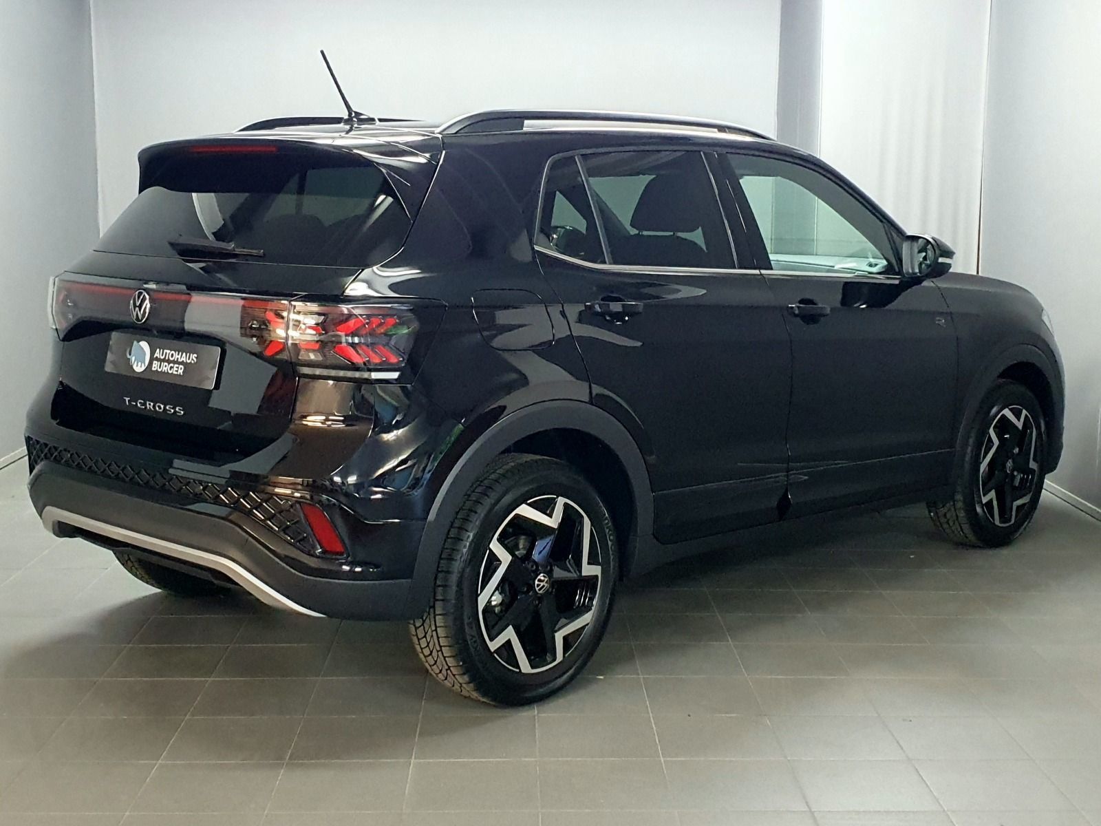 Volkswagen T-Cross R-Line 1.0TSI DSG ACC IQ.LIGHT RFK foto 4