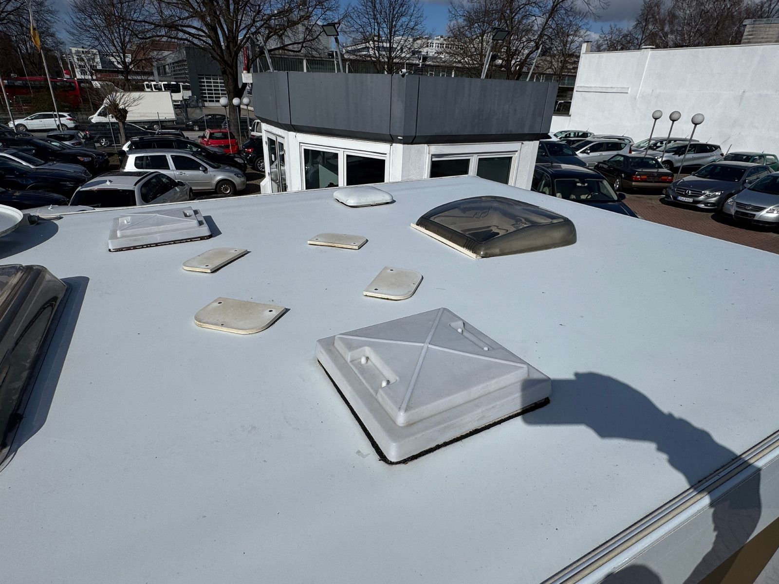 Fahrzeugabbildung Carado T 334 FIAT DUCATO AUTOMATIK SOLAR TV SAT AHK CAM