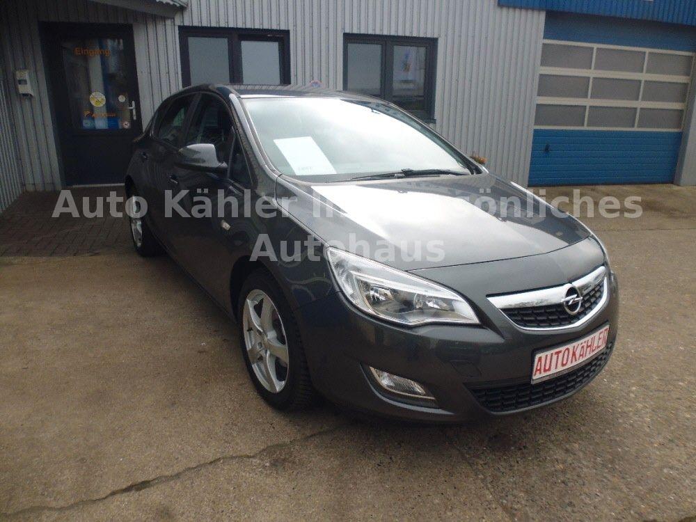 Opel Astra J Lim. 5-trg. Edition