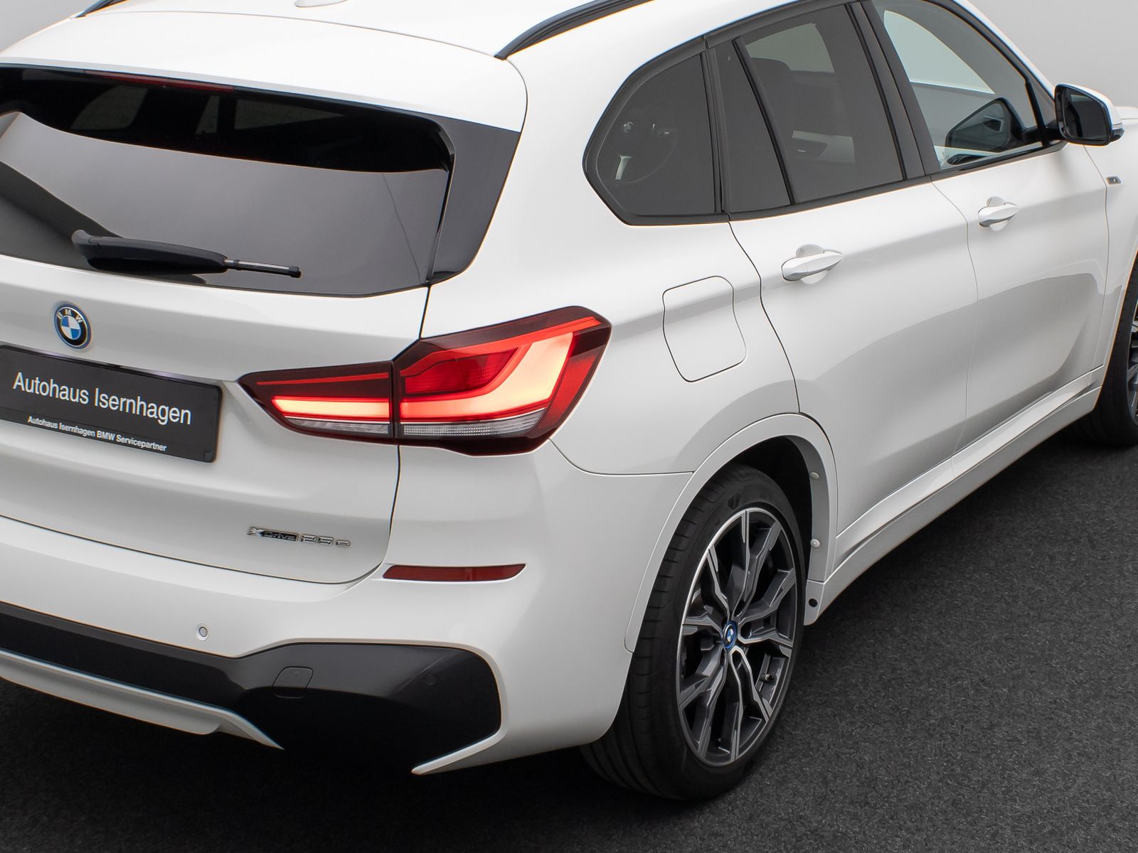 Fahrzeugabbildung BMW X1 xD25e M Sport Kamera HUD DAB H/K Komfort 19"