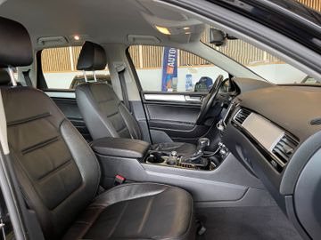 Volkswagen Touareg V6 TDI BMT DSG *NAVI*XENON*LEDER*DAB*