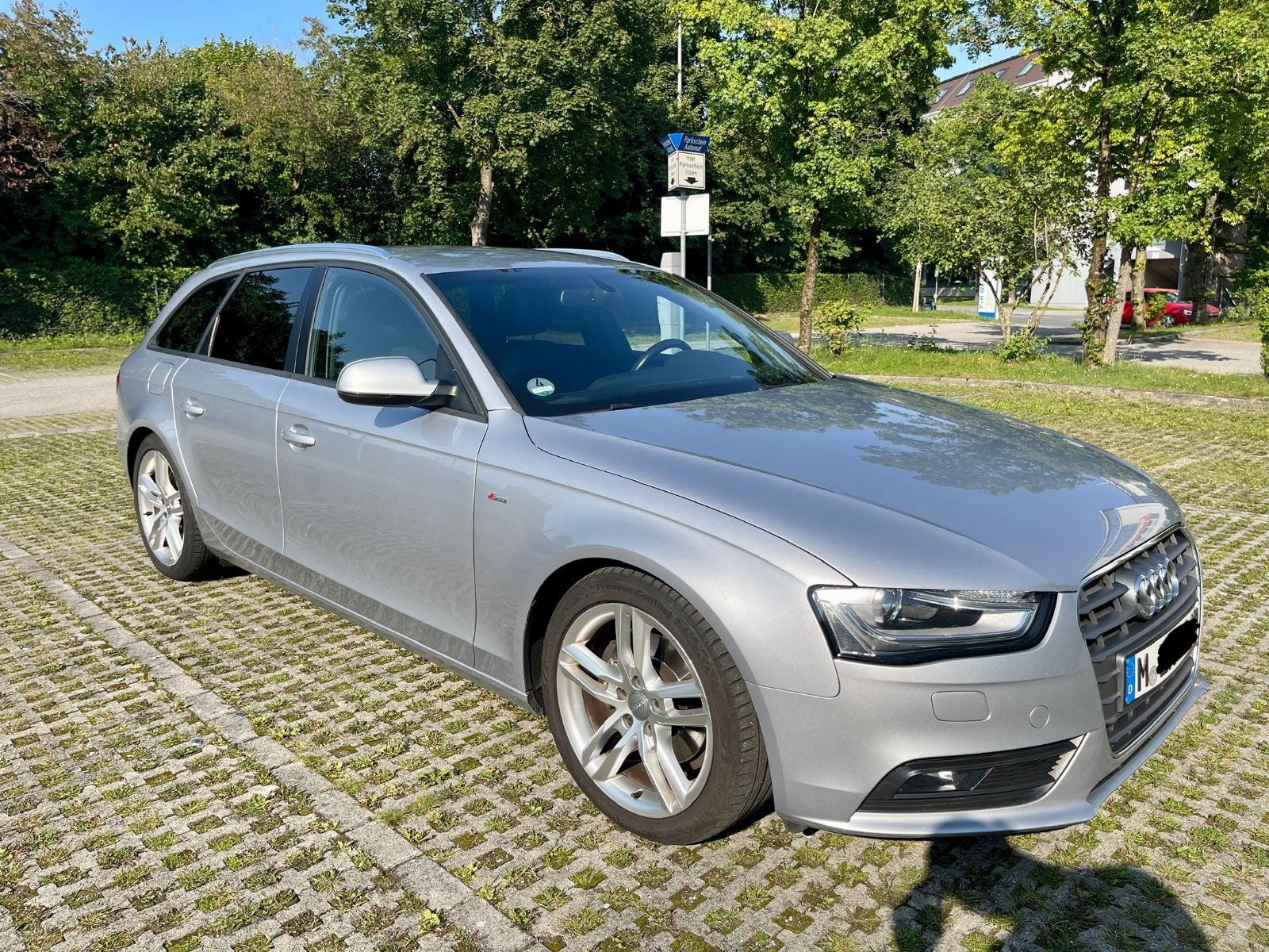AUDI A4