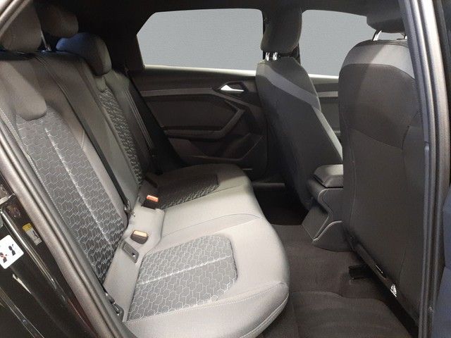 Fahrzeugabbildung Audi A1 allstreet 30TFSI S-tronic LED Kamera PDC Navi