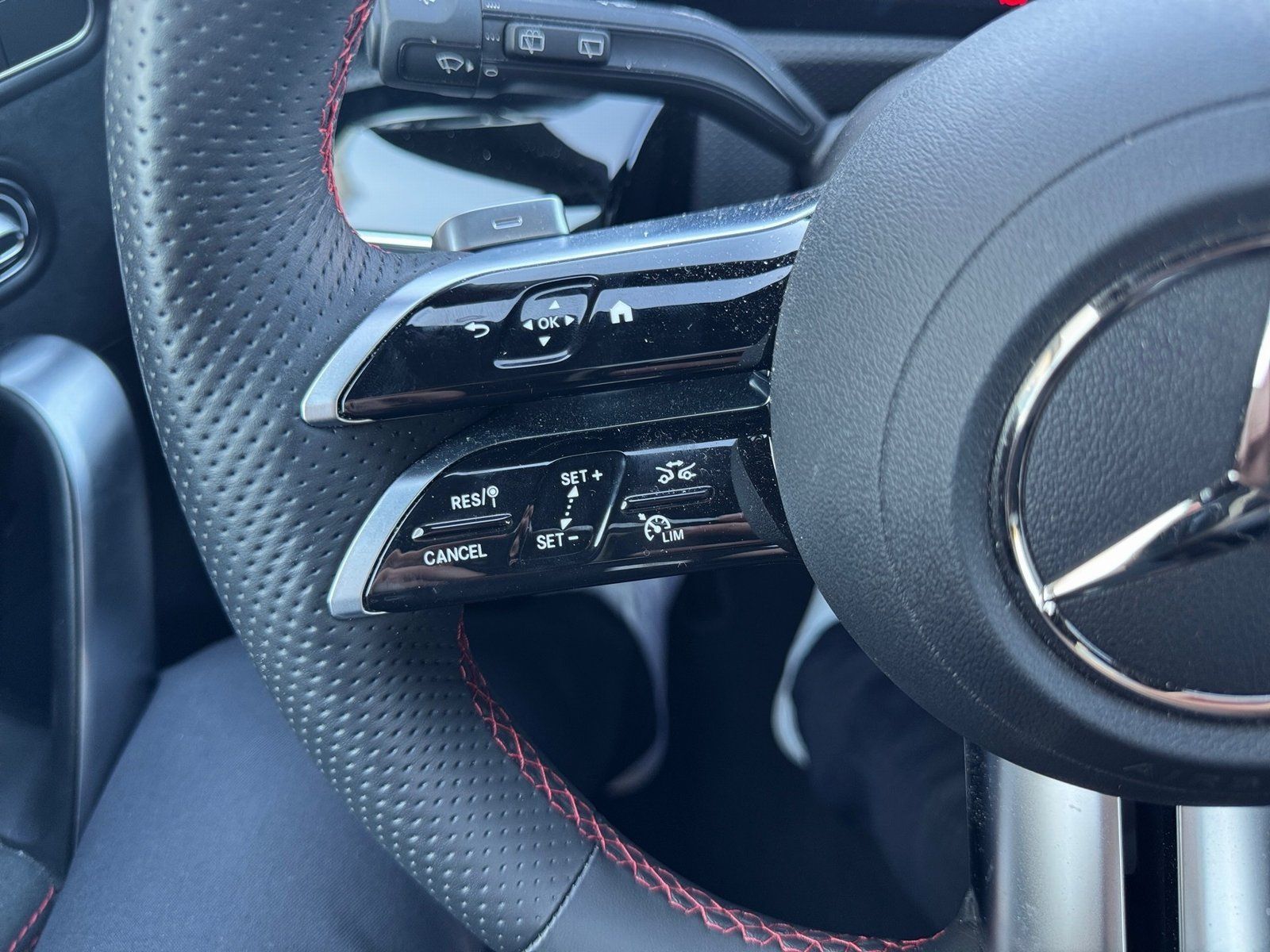 Fahrzeugabbildung Mercedes-Benz CLA 200 SB AMG*AHK*Pano*Distro*Totwink*360*HUD*
