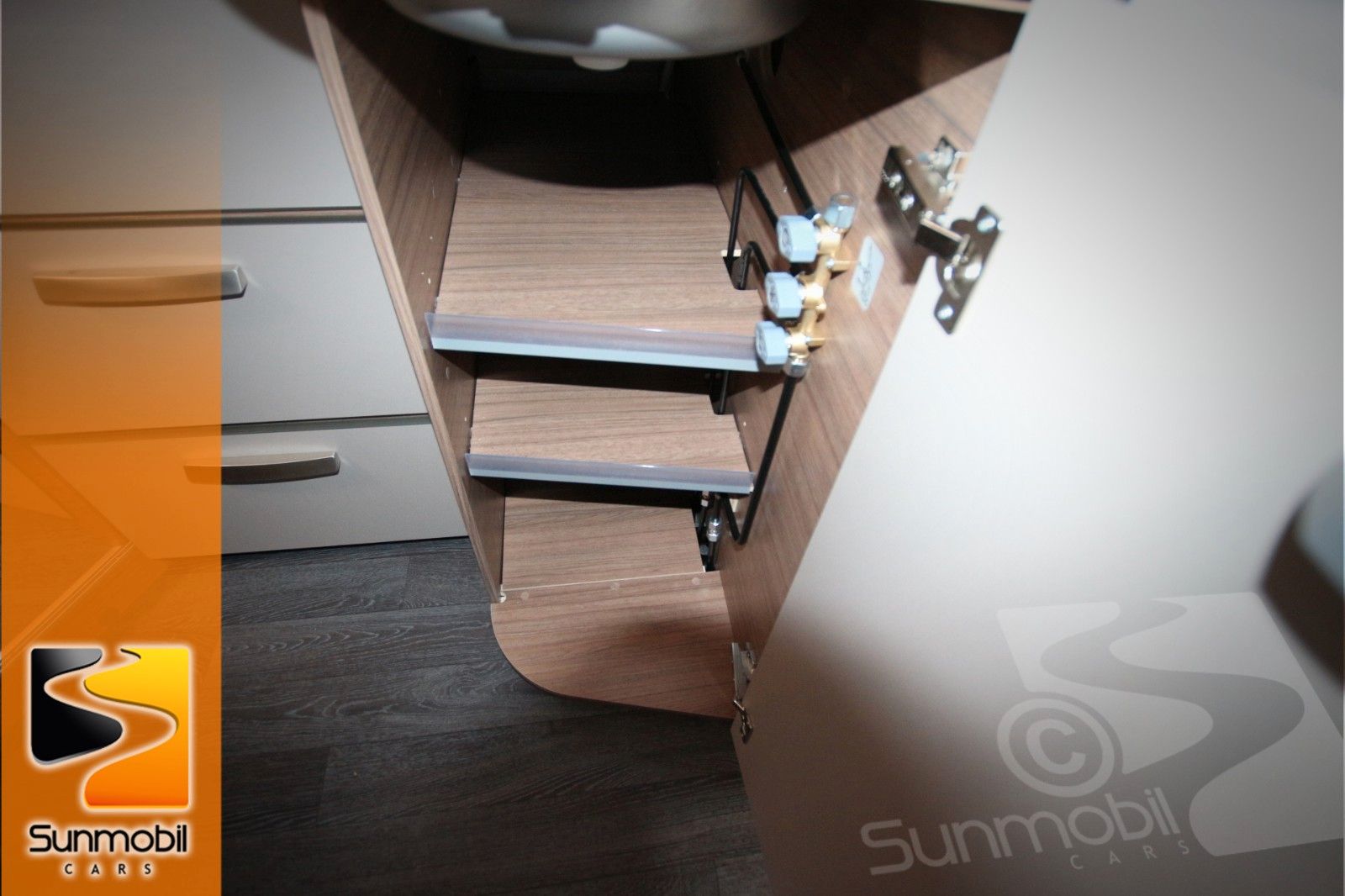 Fahrzeugabbildung Knaus Live Wave 650 MF Automatik 180 PS LP.97.994,00€