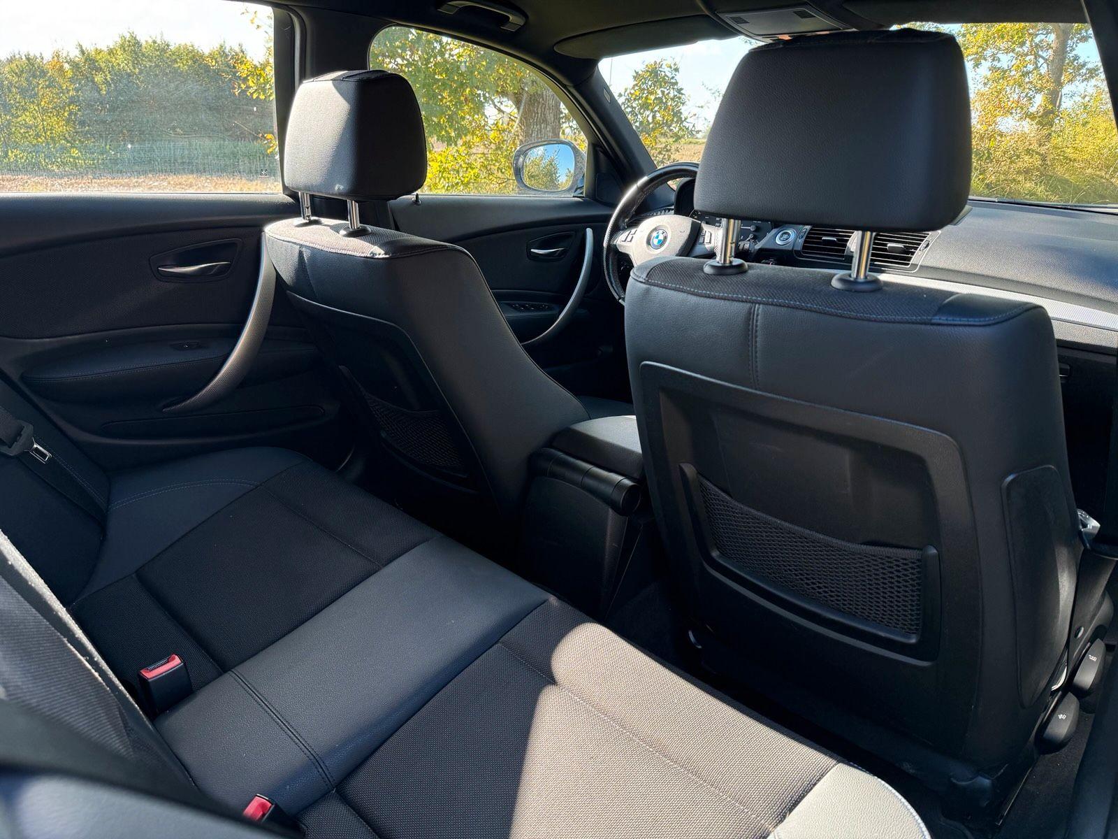 BMW 118 2010 — photo 12