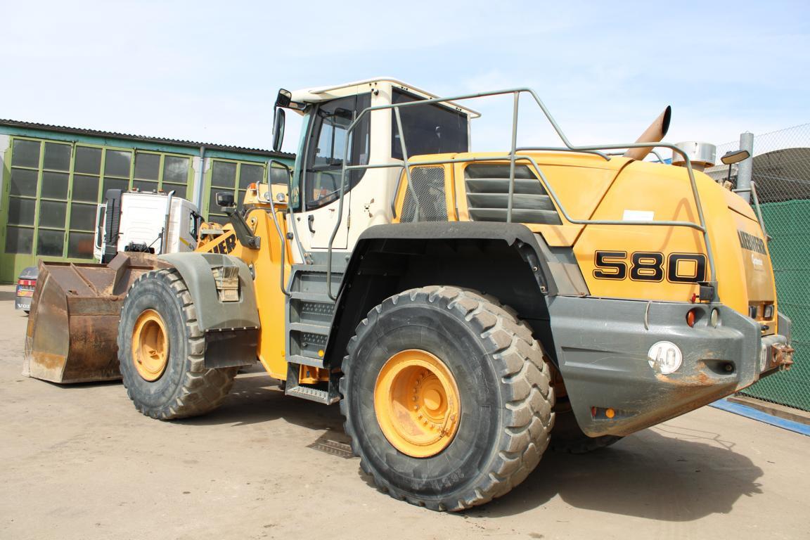Liebherr L580 