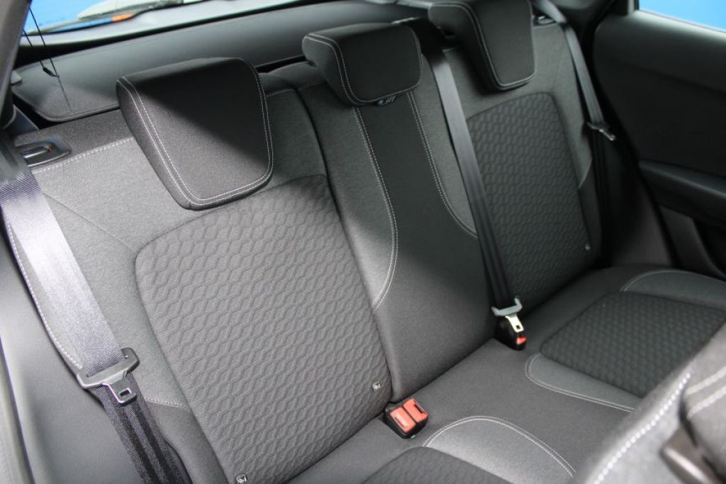 Fahrzeugabbildung Ford Puma Hybrid TITANIUM