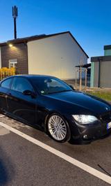 BMW 325i M Paket  - BMW 325 Coupé 325i m paket mit Benzin-Antrieb