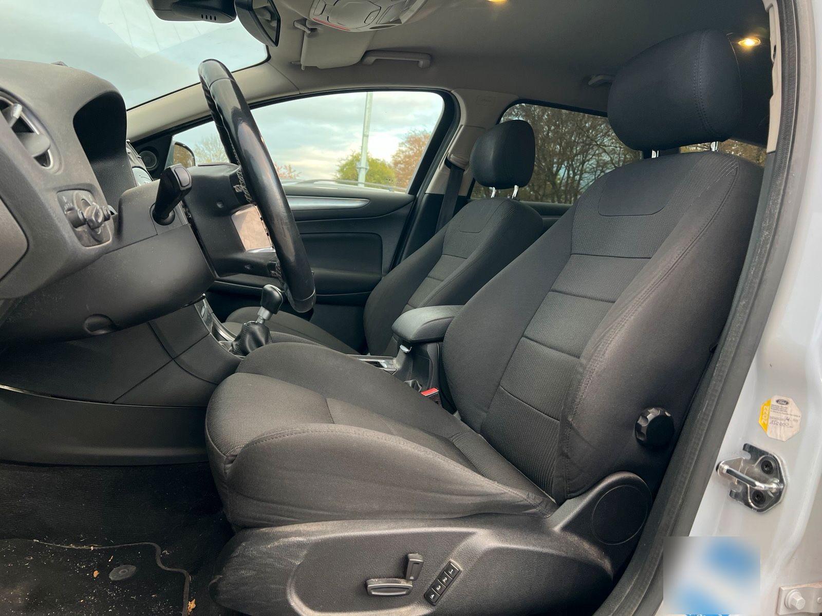 Ford Mondeo 2014 — photo 10