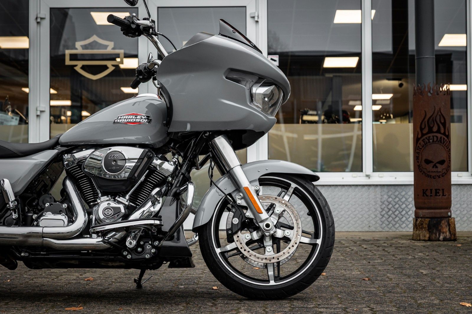 Fahrzeugabbildung Harley-Davidson ROAD GLIDE FLTRX 117cui - Screaming Eagle -