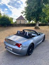 BMW Z4 Roadster 2.0i - - graue BMW Z4