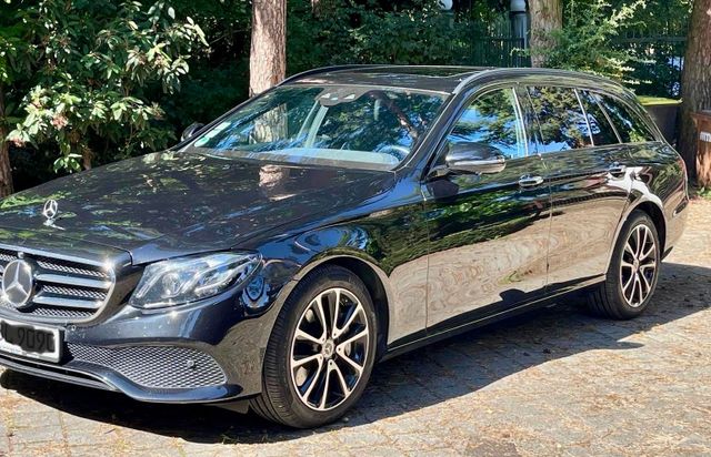 MERCEDES-BENZ E 400 4M AVANTG/ABC/Leder/Standh/Distr./LED/360