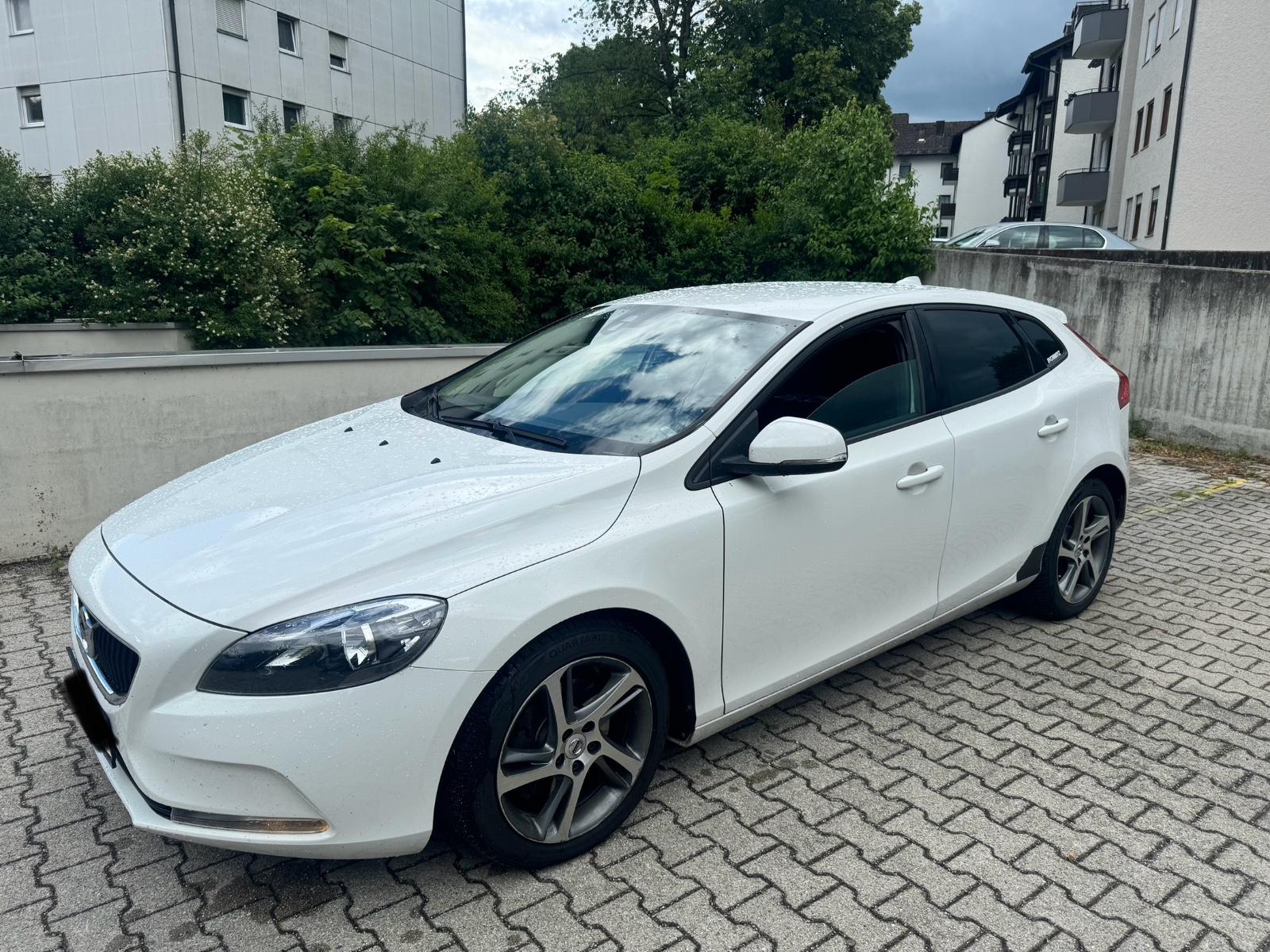 Volvo V40 T2 *KLIMAAUTO*NAVI*8xALU*PDC*