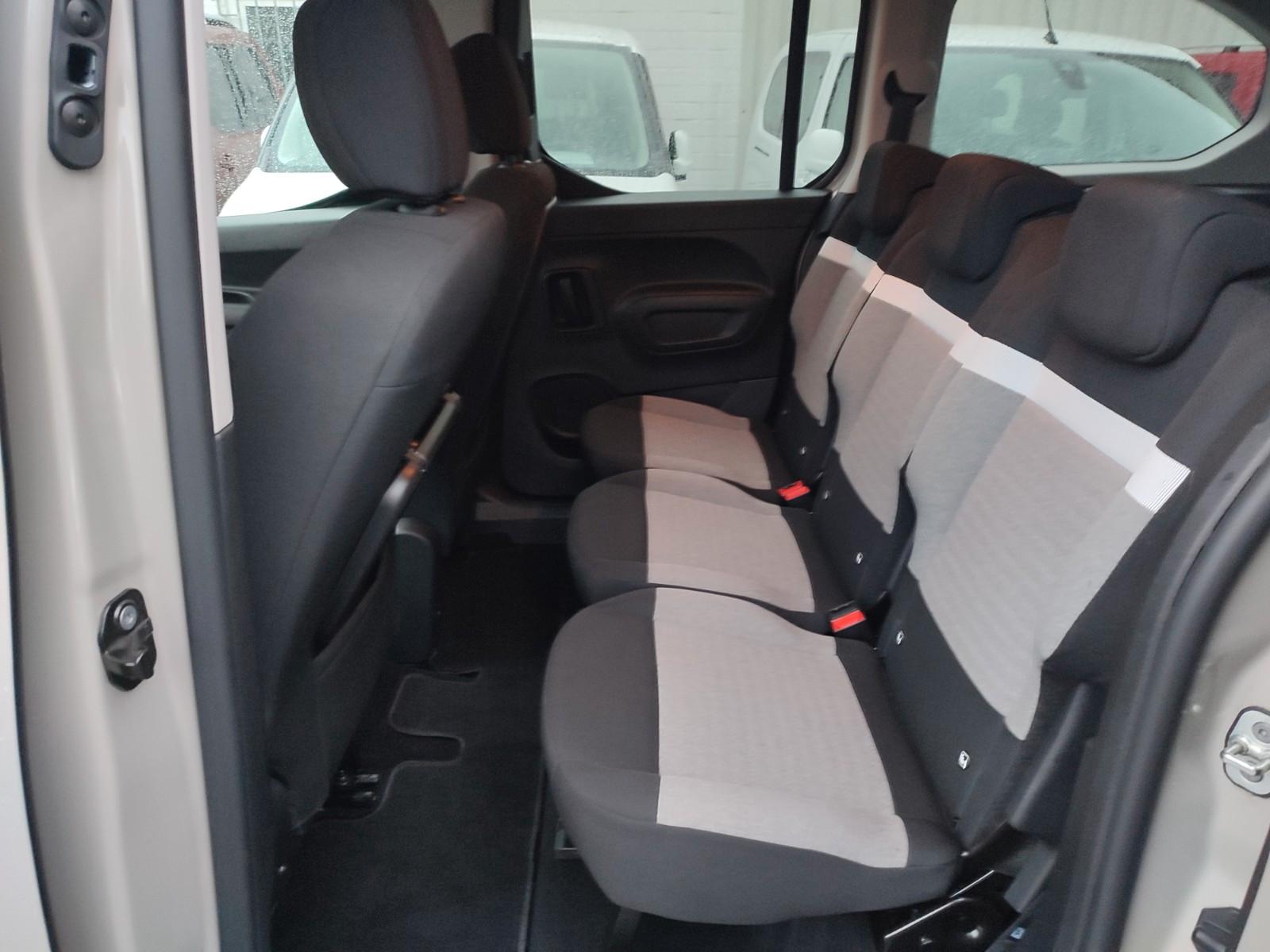 Citroën Berlingo  130  XL  7-Sitze EAT8 Kamera/Alu