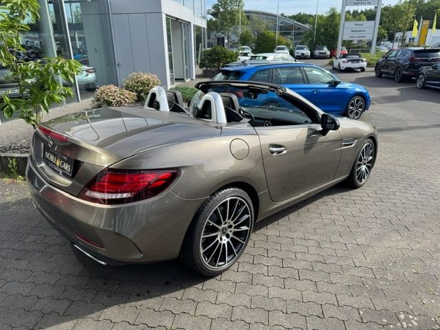 Fahrzeugabbildung Mercedes-Benz SLC 300 AMG Line AIRSCARF MEMORY LED