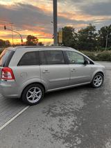 Opel Zafira B 1.9 CDTI (120 PS) mit Austauschmotor !!