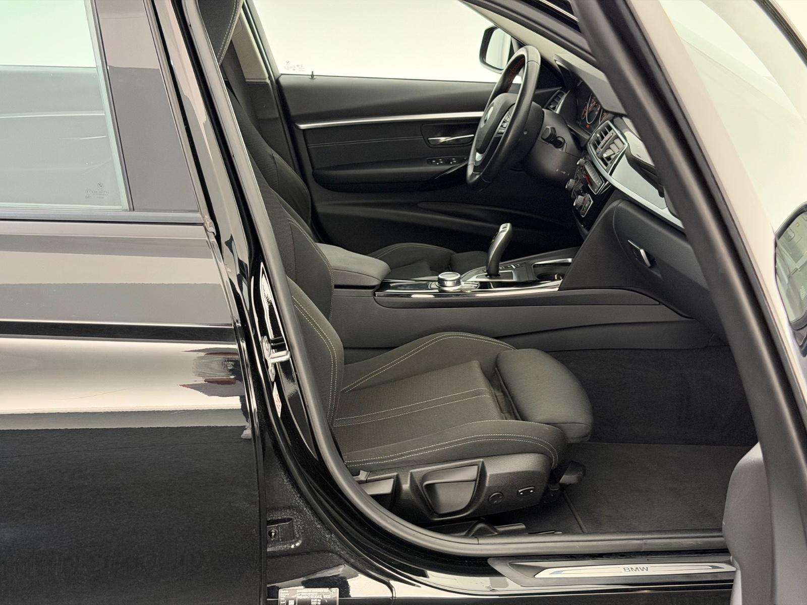 BMW 318d Touring*SPORT LINE*LED-PDC-SHZ-TEMP-CD-NAVI