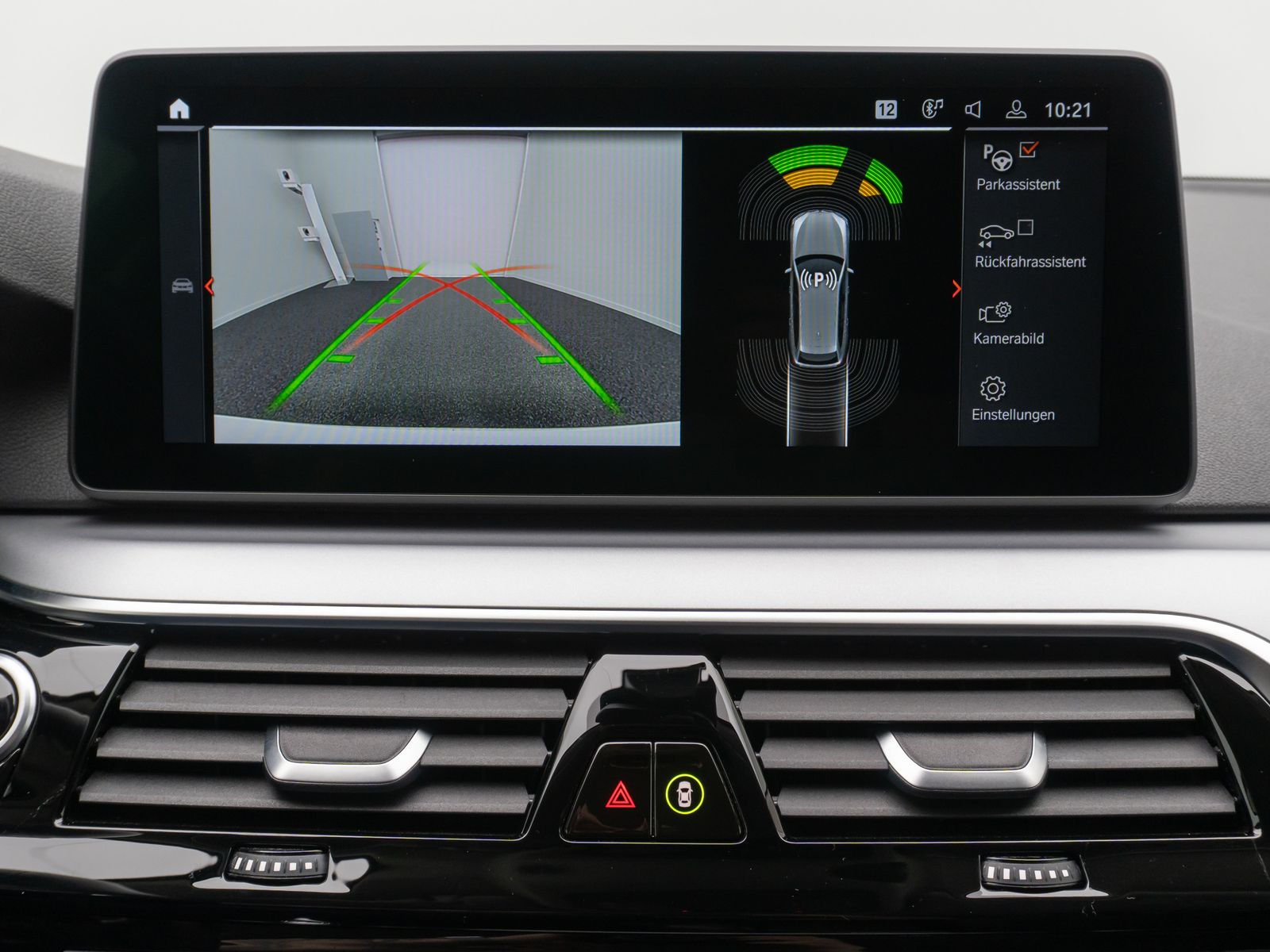 Fahrzeugabbildung BMW 520d xD Alarm DAB Kamera HiFi Belüftung Komfort