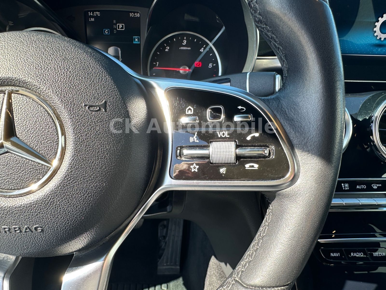 Fahrzeugabbildung Mercedes-Benz C200d T Avantgarde/Navi/LED/Kamera/AHK