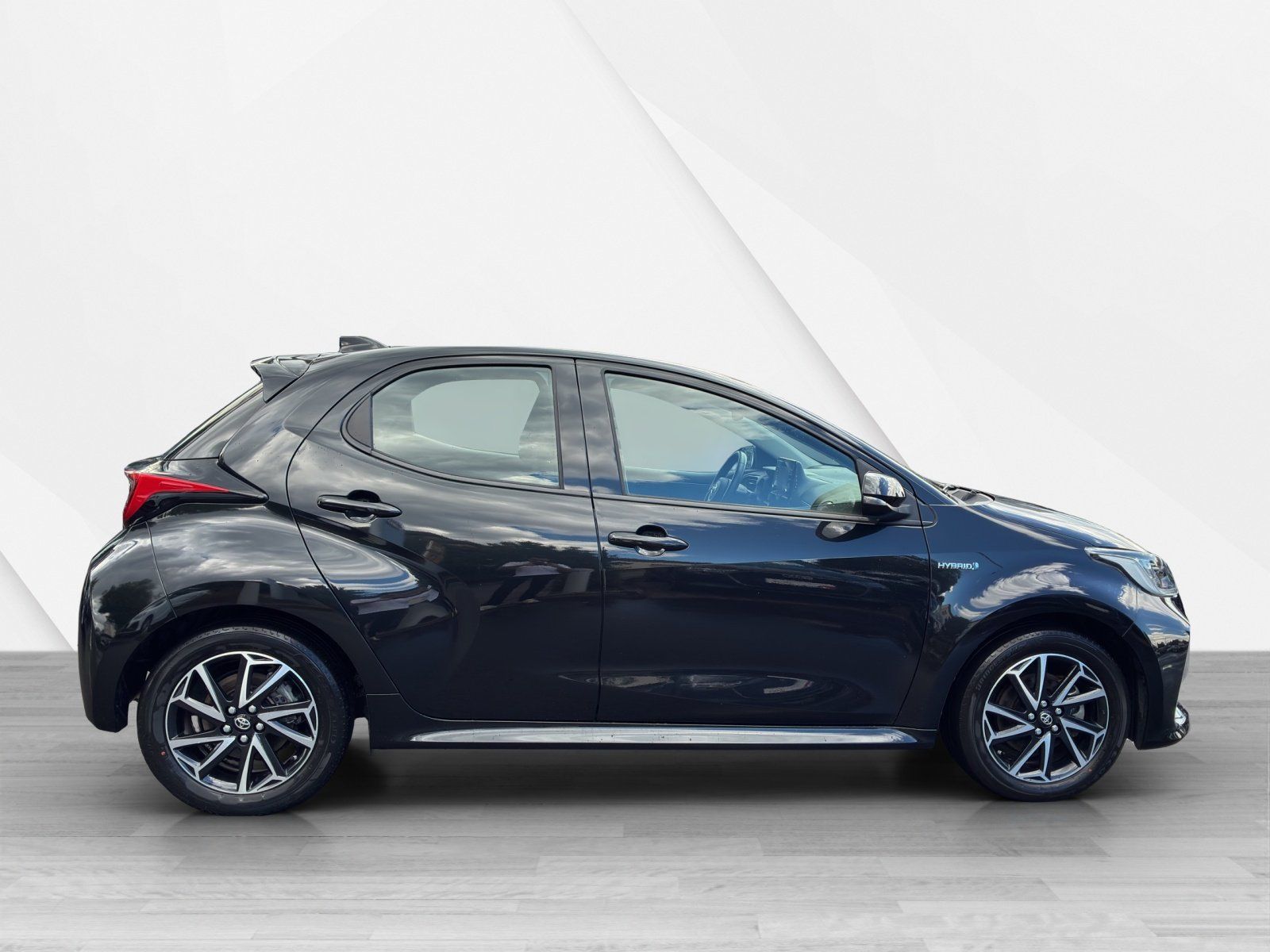 Fahrzeugabbildung Toyota Yaris 1.5 Dual-VVT-iE Hybrid Club Kamera,LED,LM