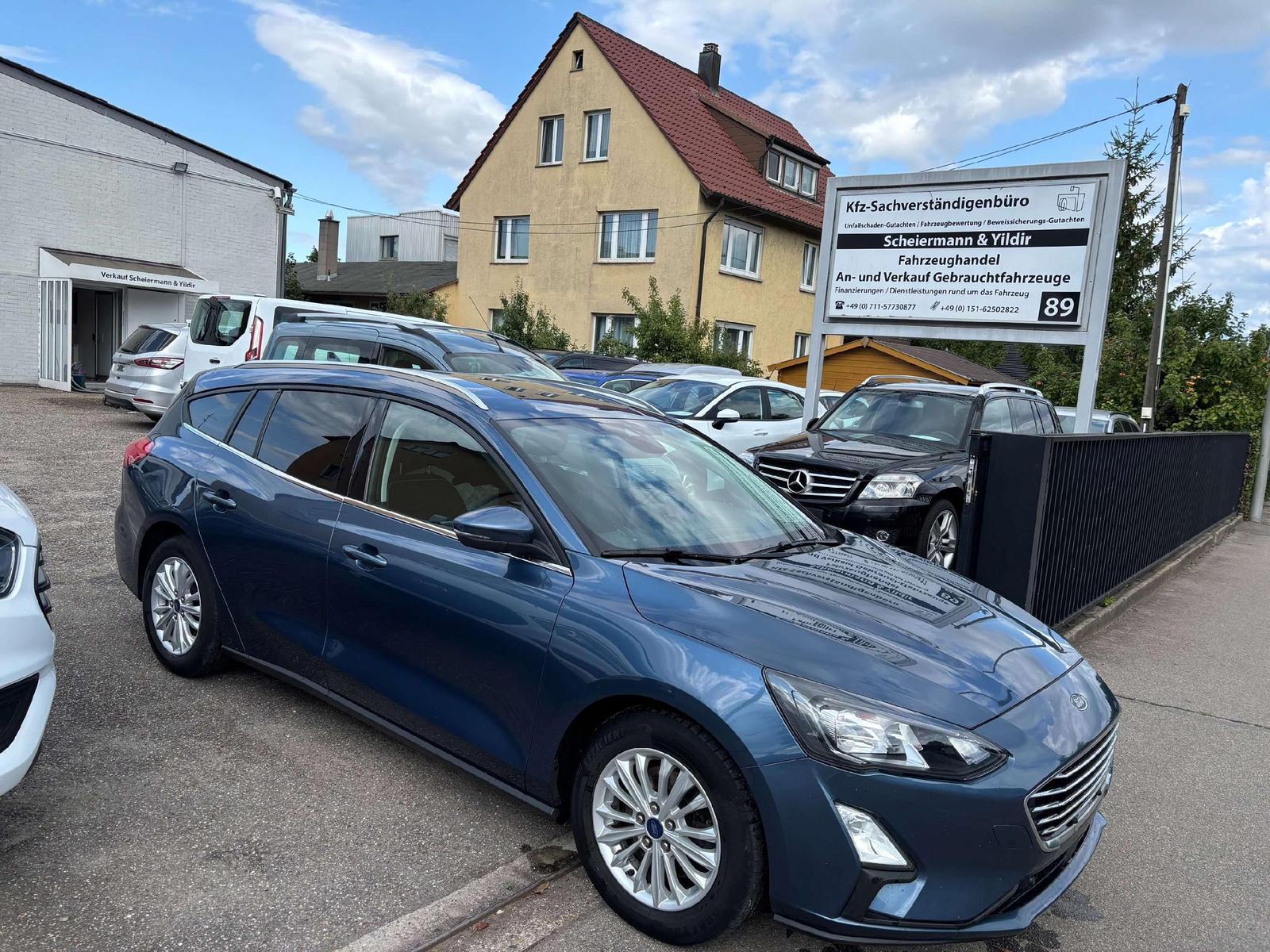 Ford Focus Titanium X LED Navi PTS Kamera 1.Hd