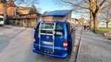 Volkswagen T5 California Motor überholt | Küche - blaue Volkswagen T5 California