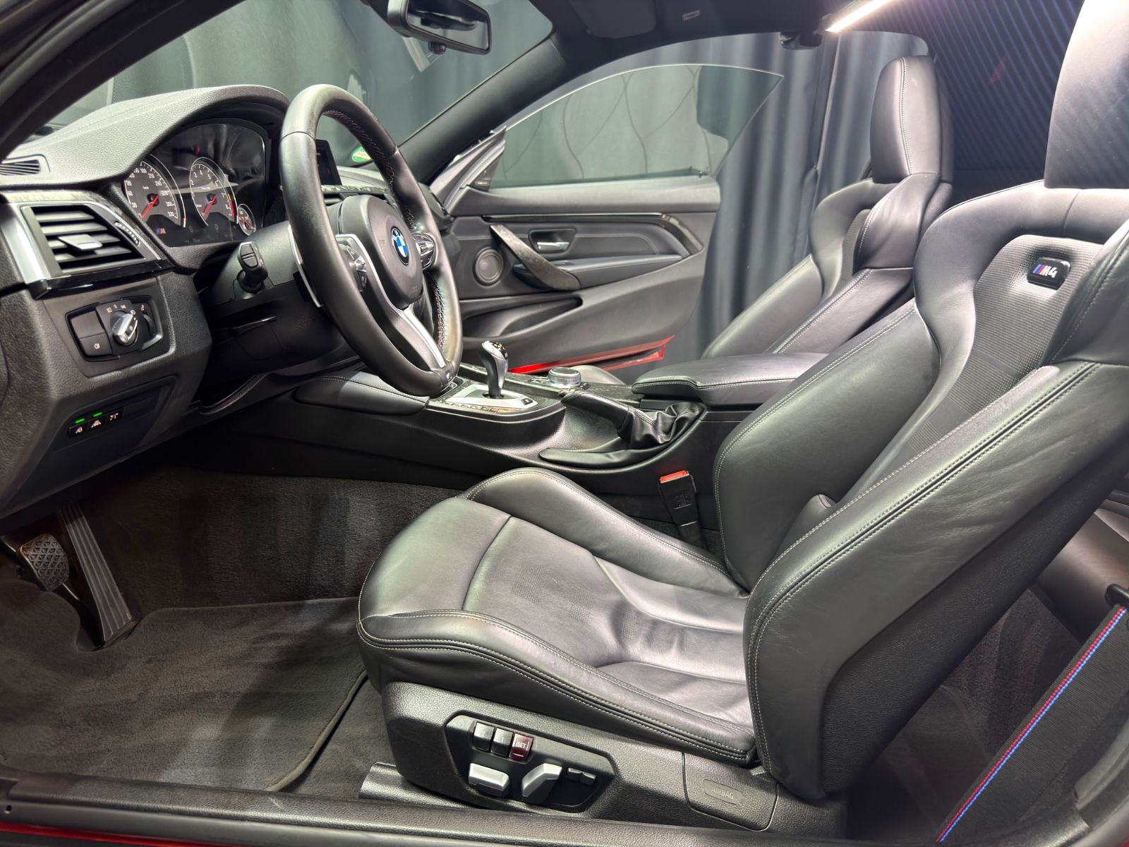 Fahrzeugabbildung BMW M4 Competition Coupe |NGM|LCI|H/K|DE-FZG