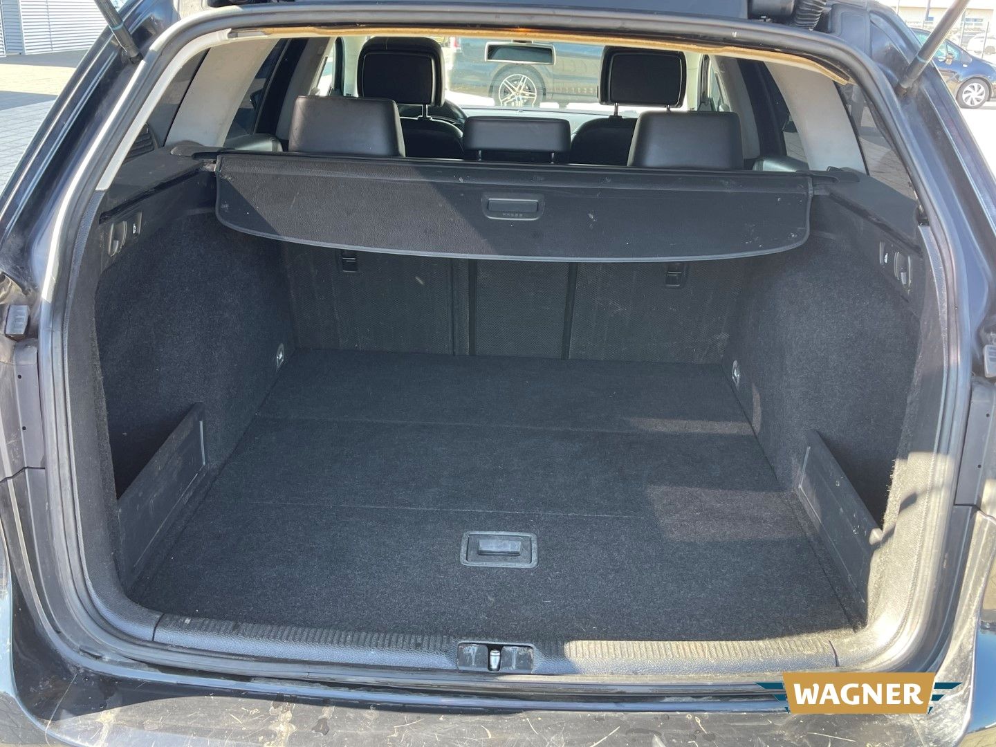 Fahrzeugabbildung Volkswagen Passat Variant Highline BlueMotion