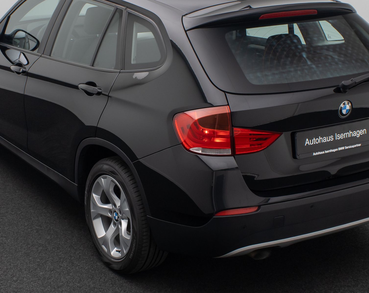 Fahrzeugabbildung BMW X1 sD18d PDC HiFi Leder KlimaAut Multilenkrad LM