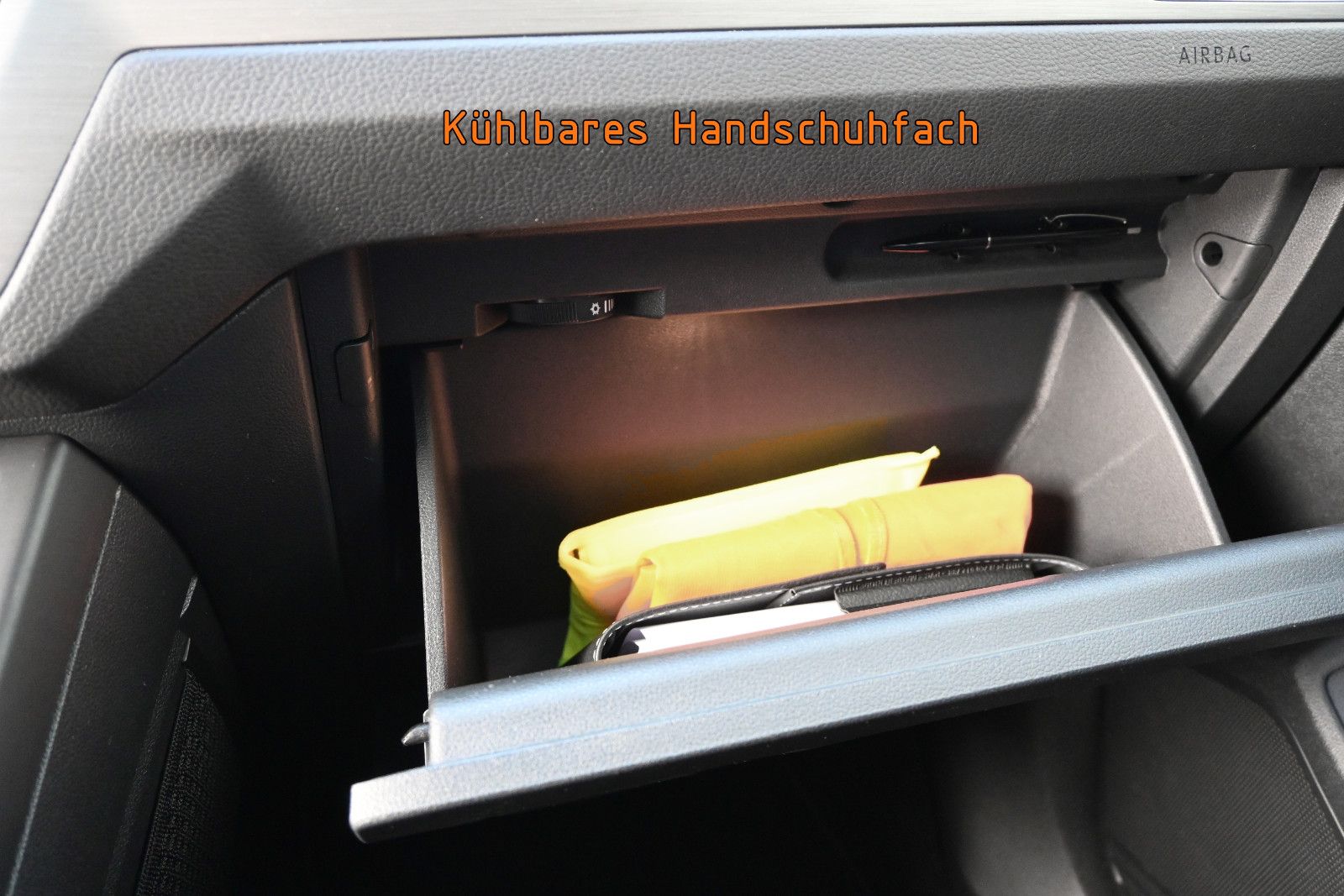Fahrzeugabbildung Volkswagen Touran 1.5 TSI DSG °ACC°AHK°PANO°STHZ°DYNAUDIO°