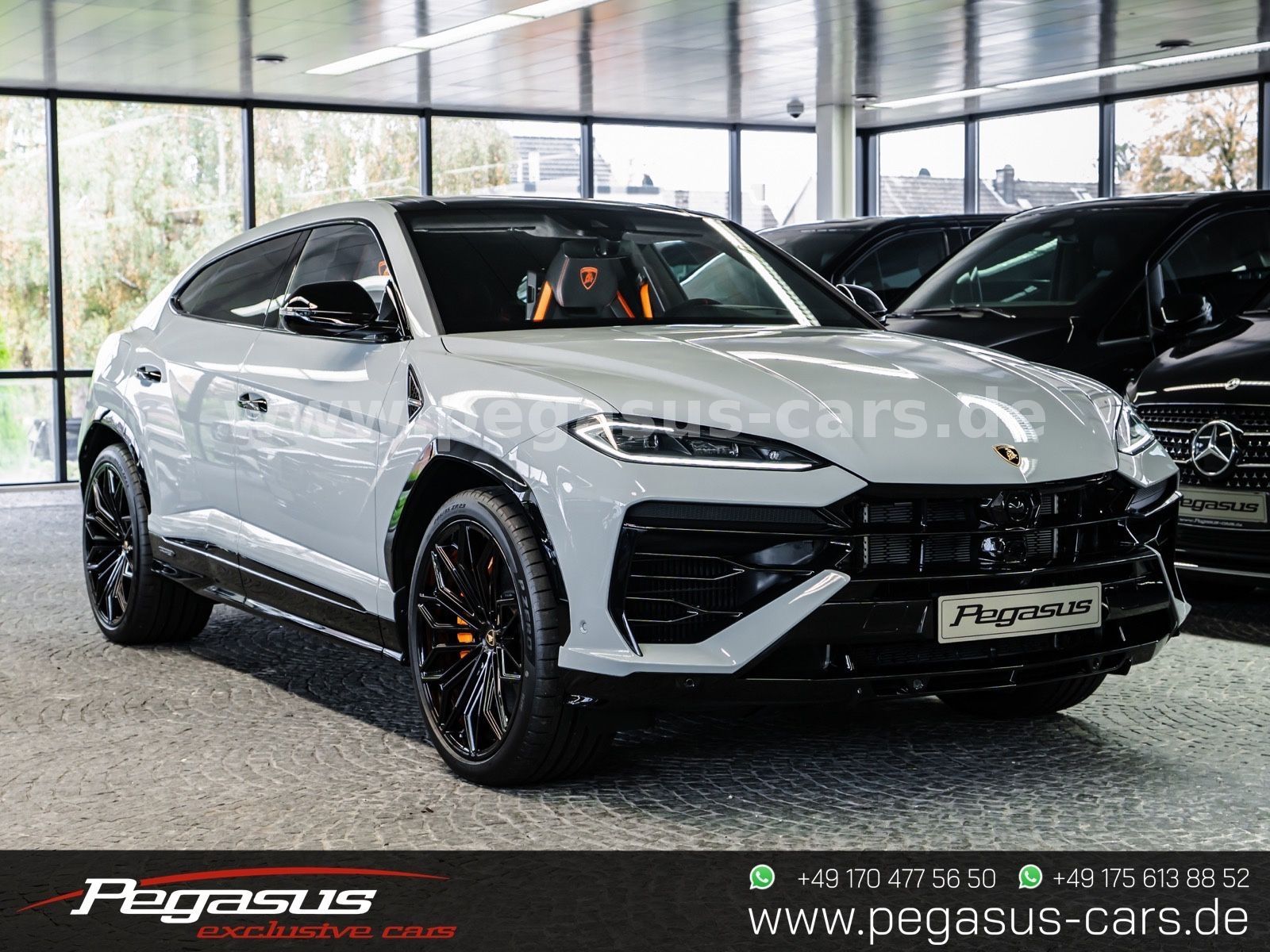 LAMBORGHINI Urus - 5