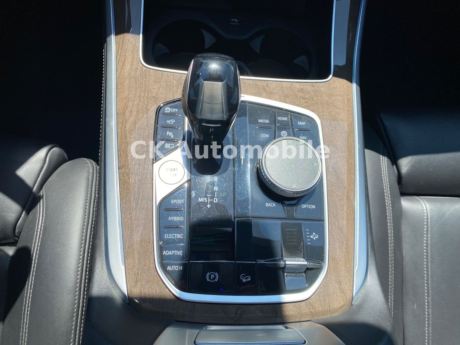 Fahrzeugabbildung BMW X5 xDrive 45e Individual/HeadUp/360°Kam/LED/AHK