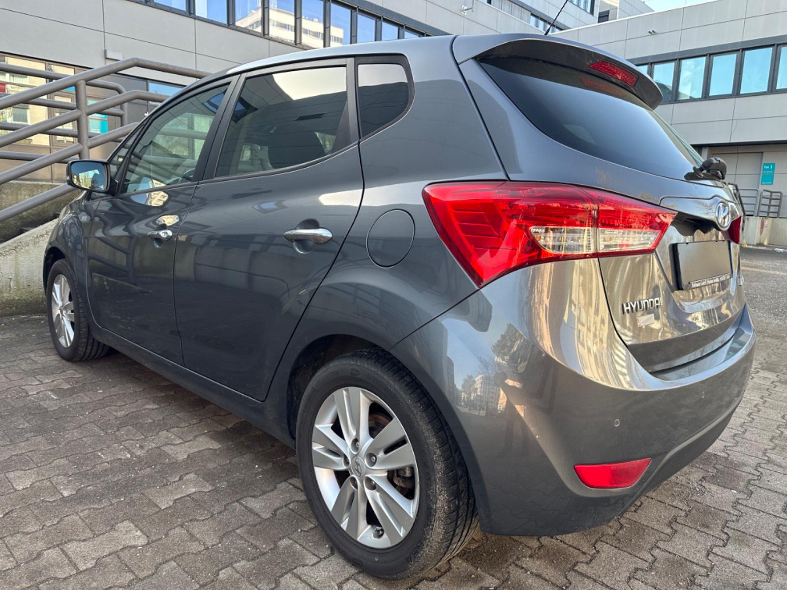 Hyundai ix20 1.6 STYLE NAVI/LEDER/KLIMAUT/RFK/PDC/TEMPO