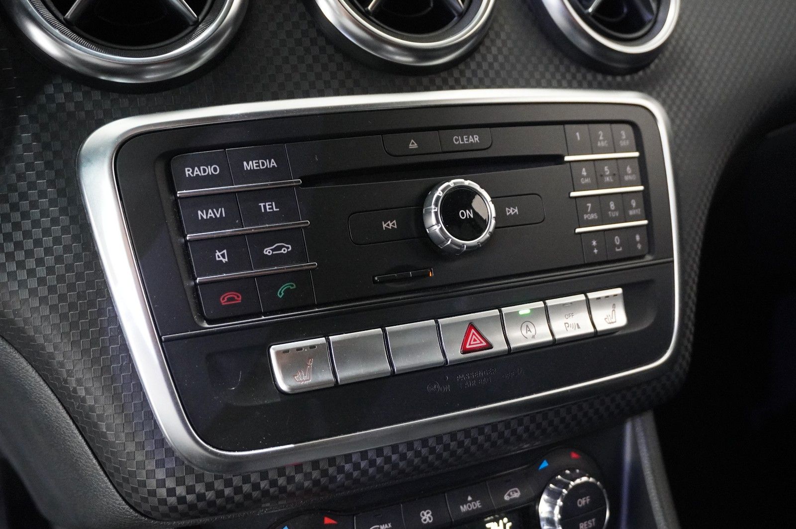 Fahrzeugabbildung Mercedes-Benz A 180D CDI URBAN NAVI/SHZ/PDC/TEMP./SPORT/USB