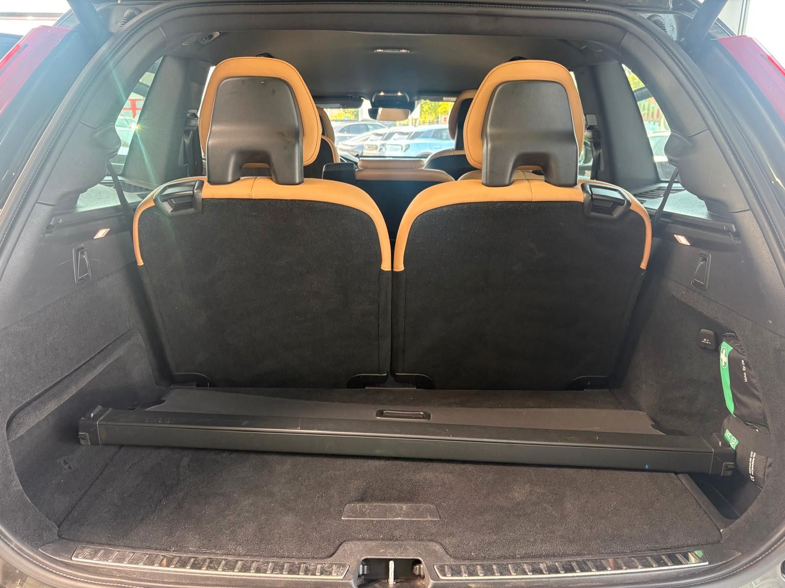 Fahrzeugabbildung Volvo XC 90 XC90 Momentum 2WD 7 sitze volleder, acc