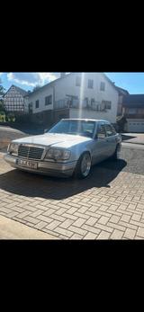 Mercedes-Benz Mercedes w124 E420 - Mercedes-Benz E 420 mit Benzin-Antrieb