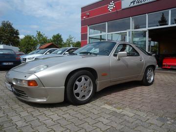 1990 Porsche 928 照片 10