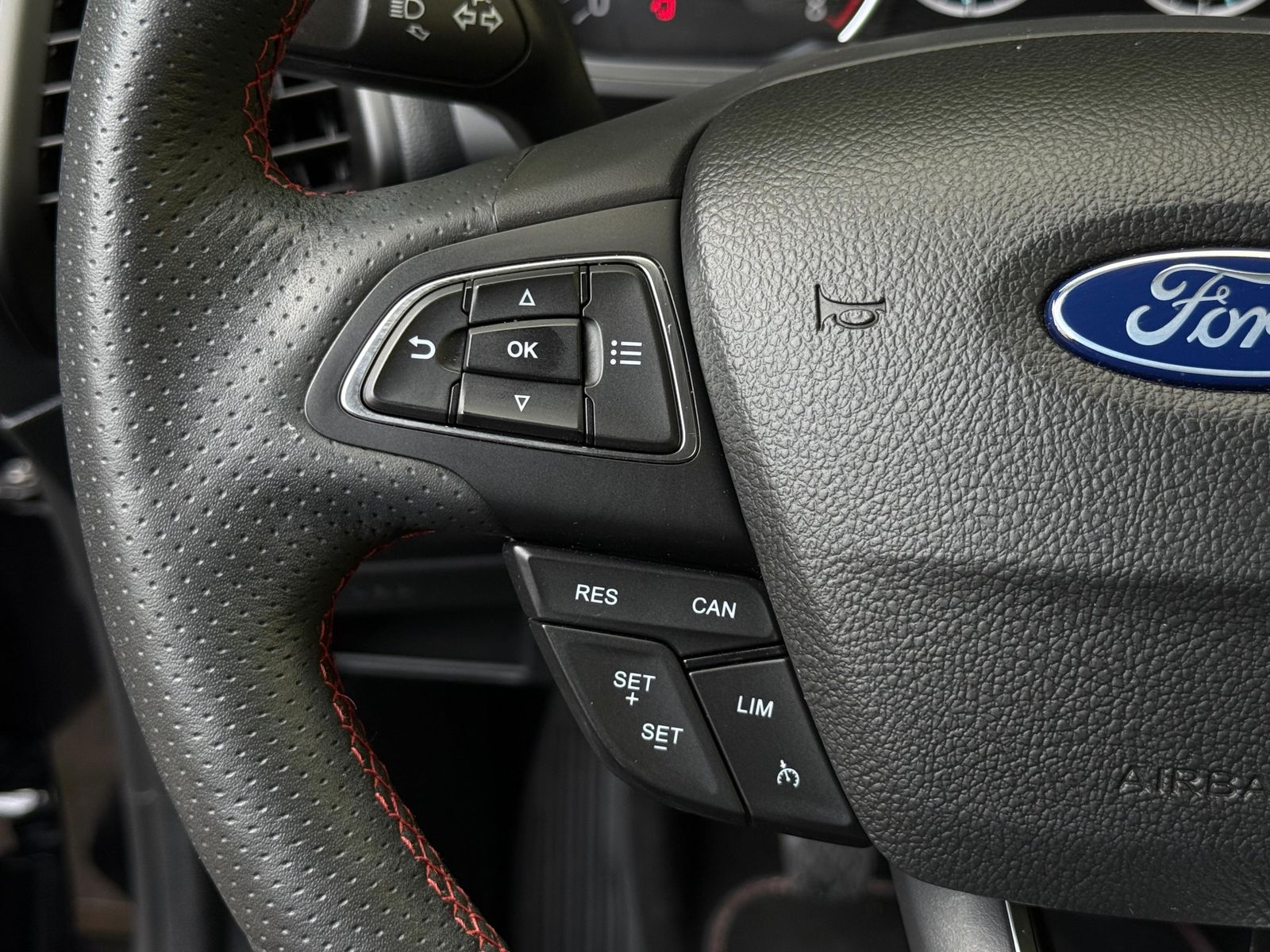 Fahrzeugabbildung Ford EcoSport 1.0EB ST-Line LED+NAV+SHZ+KAM+B&O+ALCAN