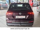 Volkswagen Tiguan Highline  2.0 TDI *Rentnerfahrzeug* - mit Diesel-Antrieb: Rot, Geländewagen
