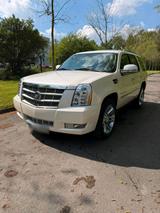 Andere cadillac escalade 6.2 v8 Platinum (wenig k... - Andere in Bochum